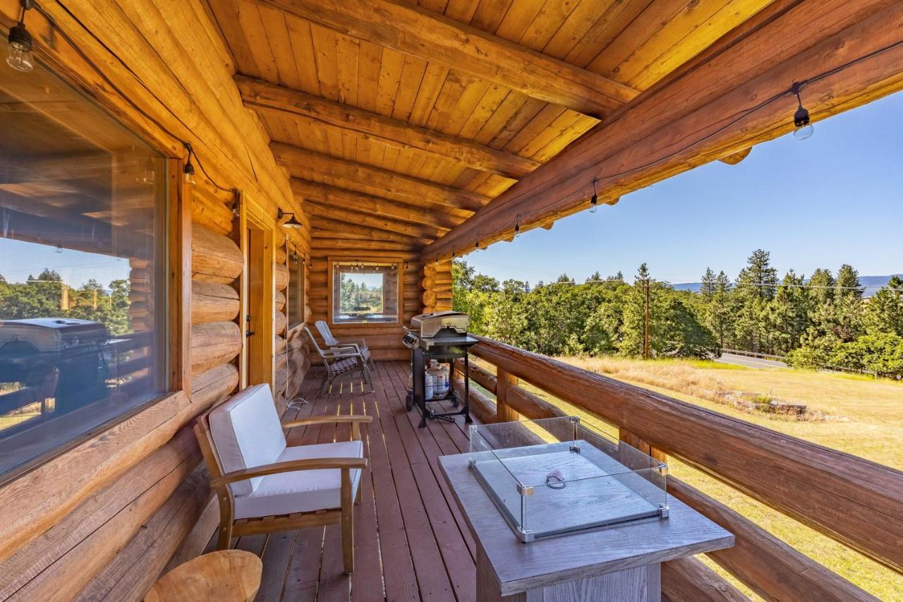 Rowland Log Cabin Home Lyle Ngoại thất bức ảnh
