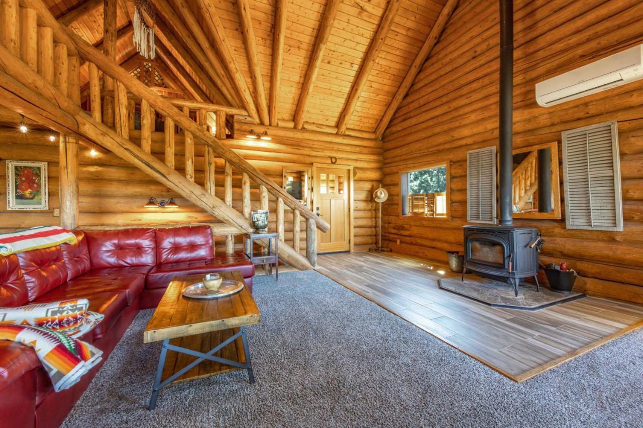 Rowland Log Cabin Home Lyle Ngoại thất bức ảnh