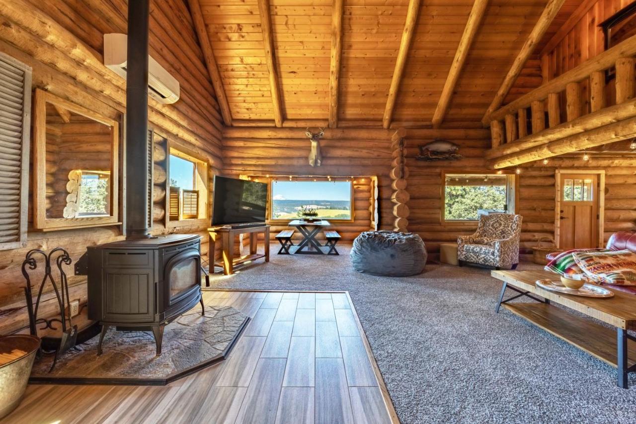 Rowland Log Cabin Home Lyle Ngoại thất bức ảnh