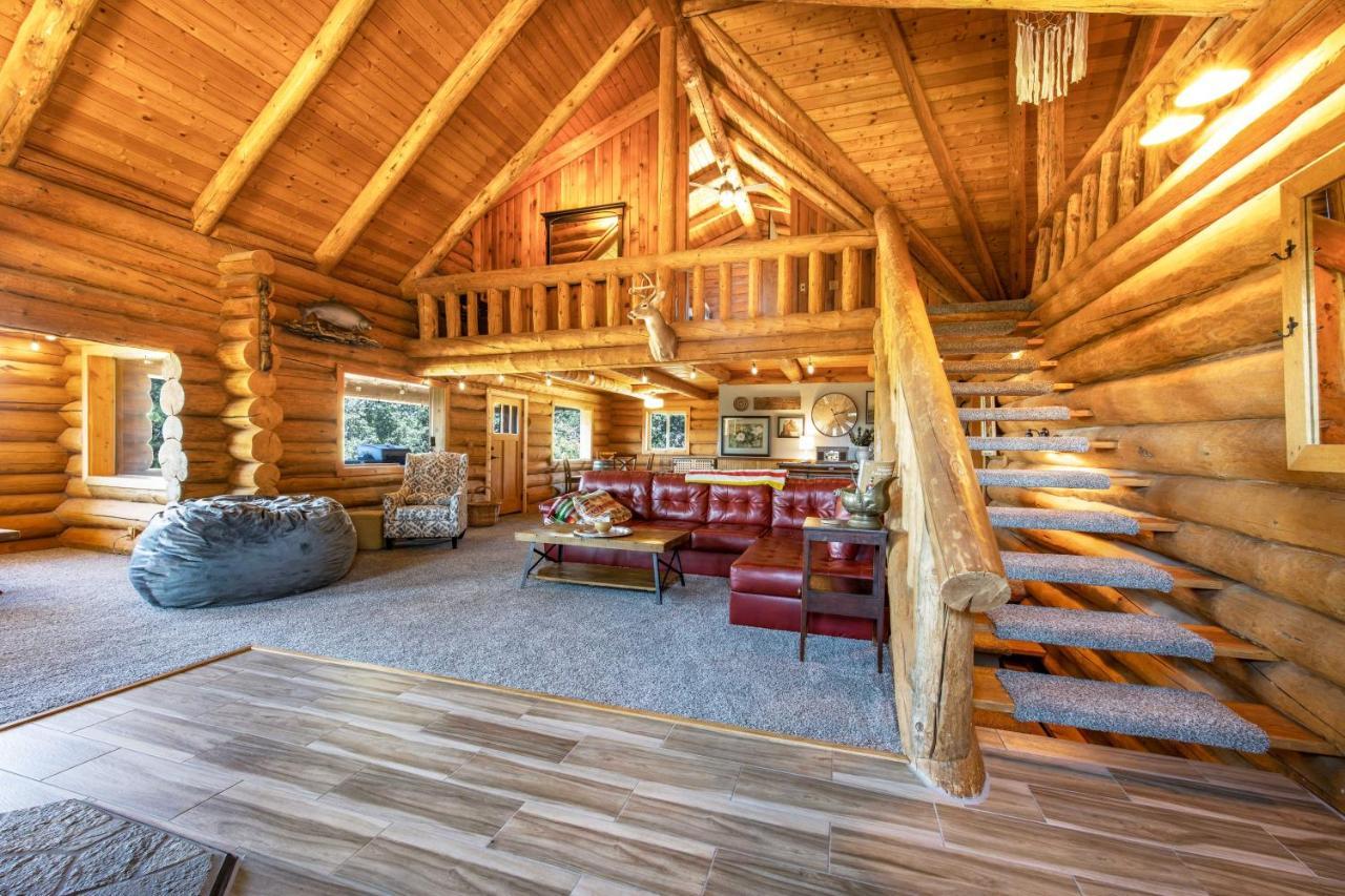 Rowland Log Cabin Home Lyle Ngoại thất bức ảnh