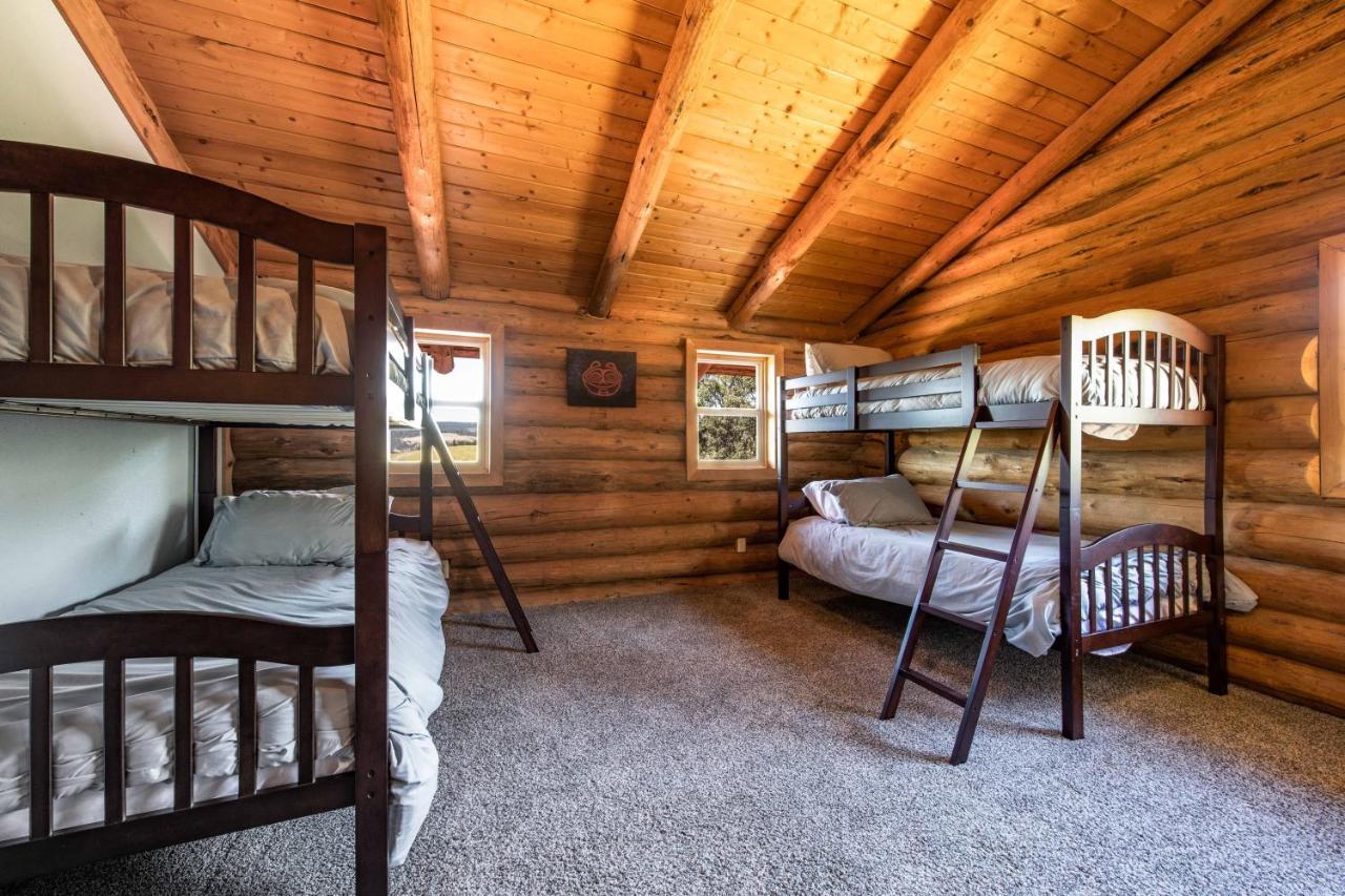 Rowland Log Cabin Home Lyle Ngoại thất bức ảnh