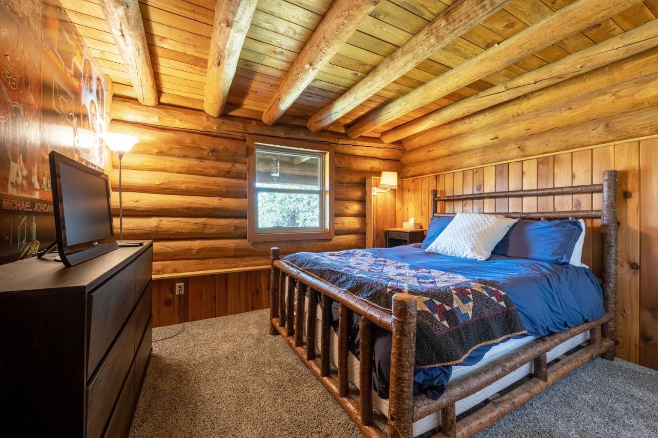 Rowland Log Cabin Home Lyle Ngoại thất bức ảnh
