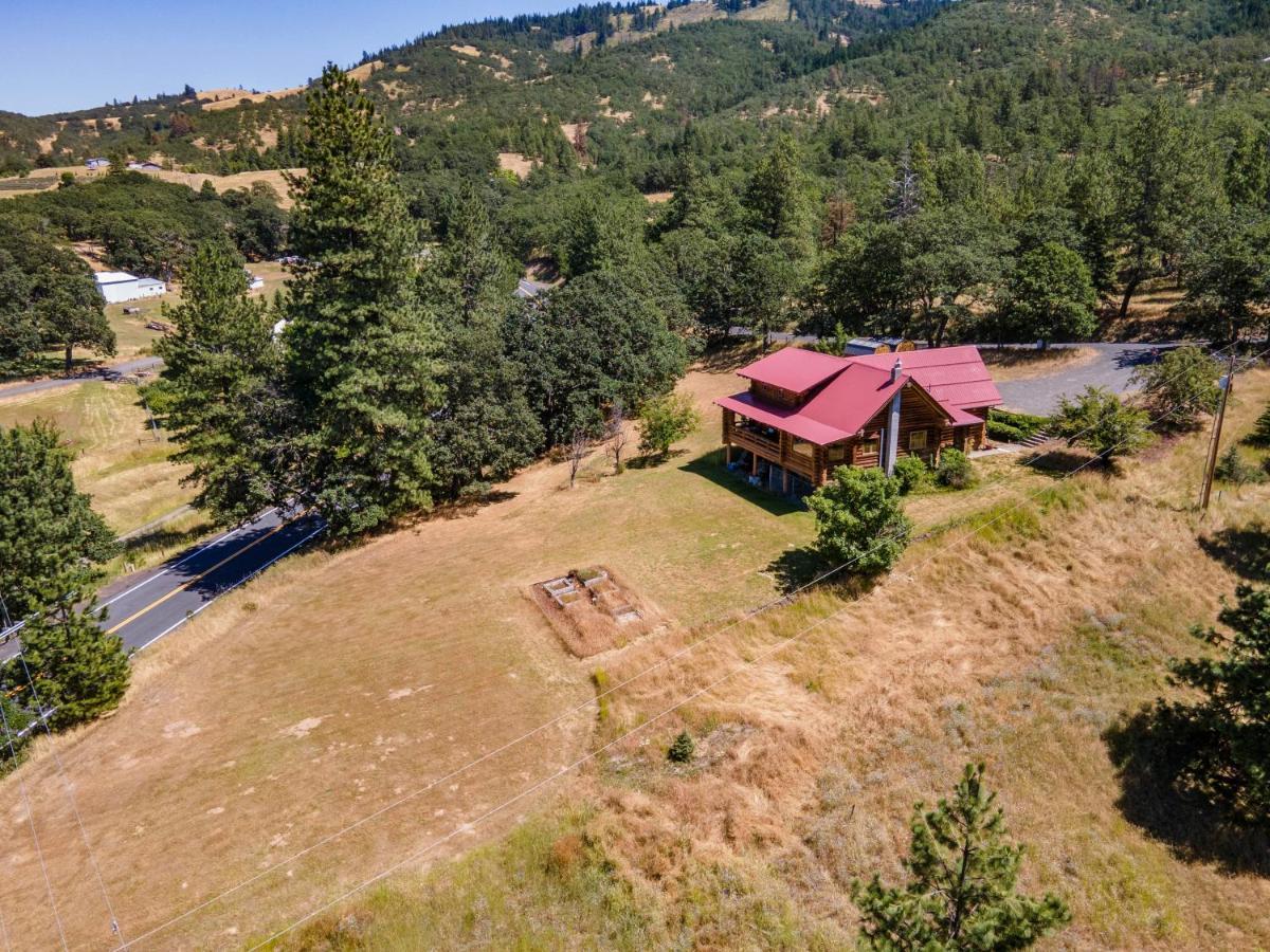 Rowland Log Cabin Home Lyle Ngoại thất bức ảnh